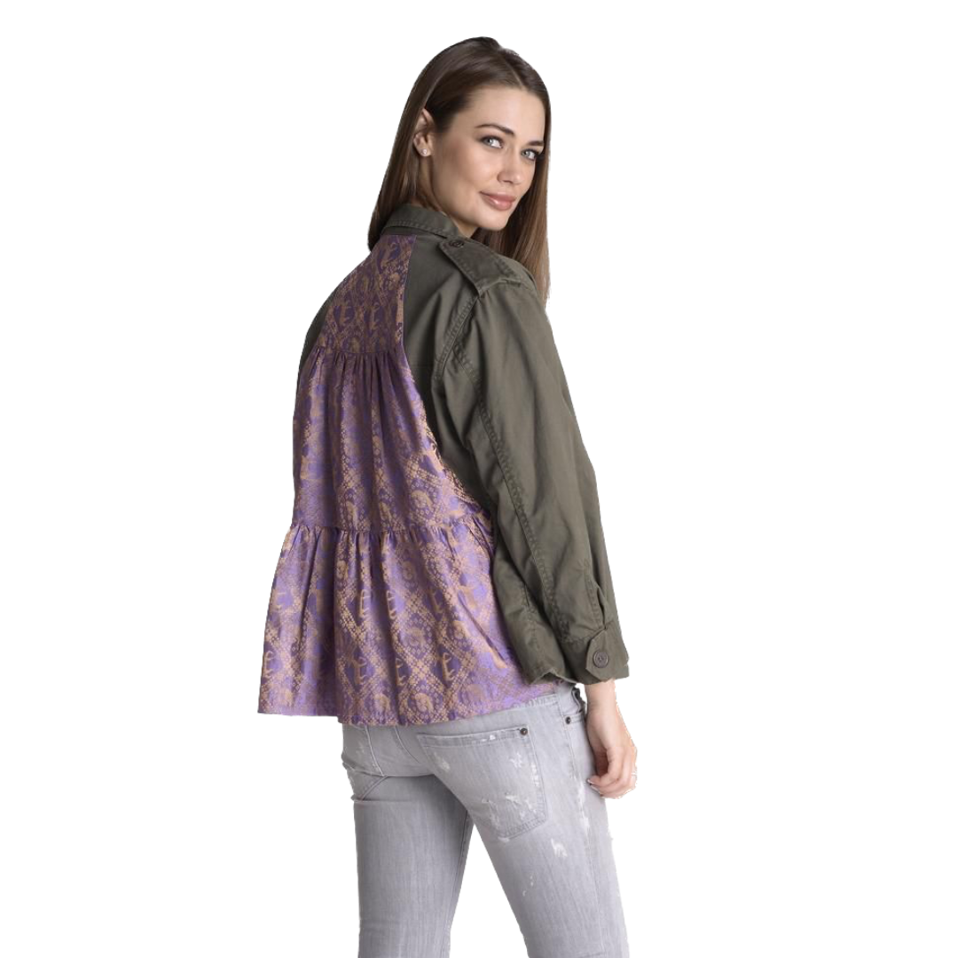 Chaqueta verde con diseño posterior en lila