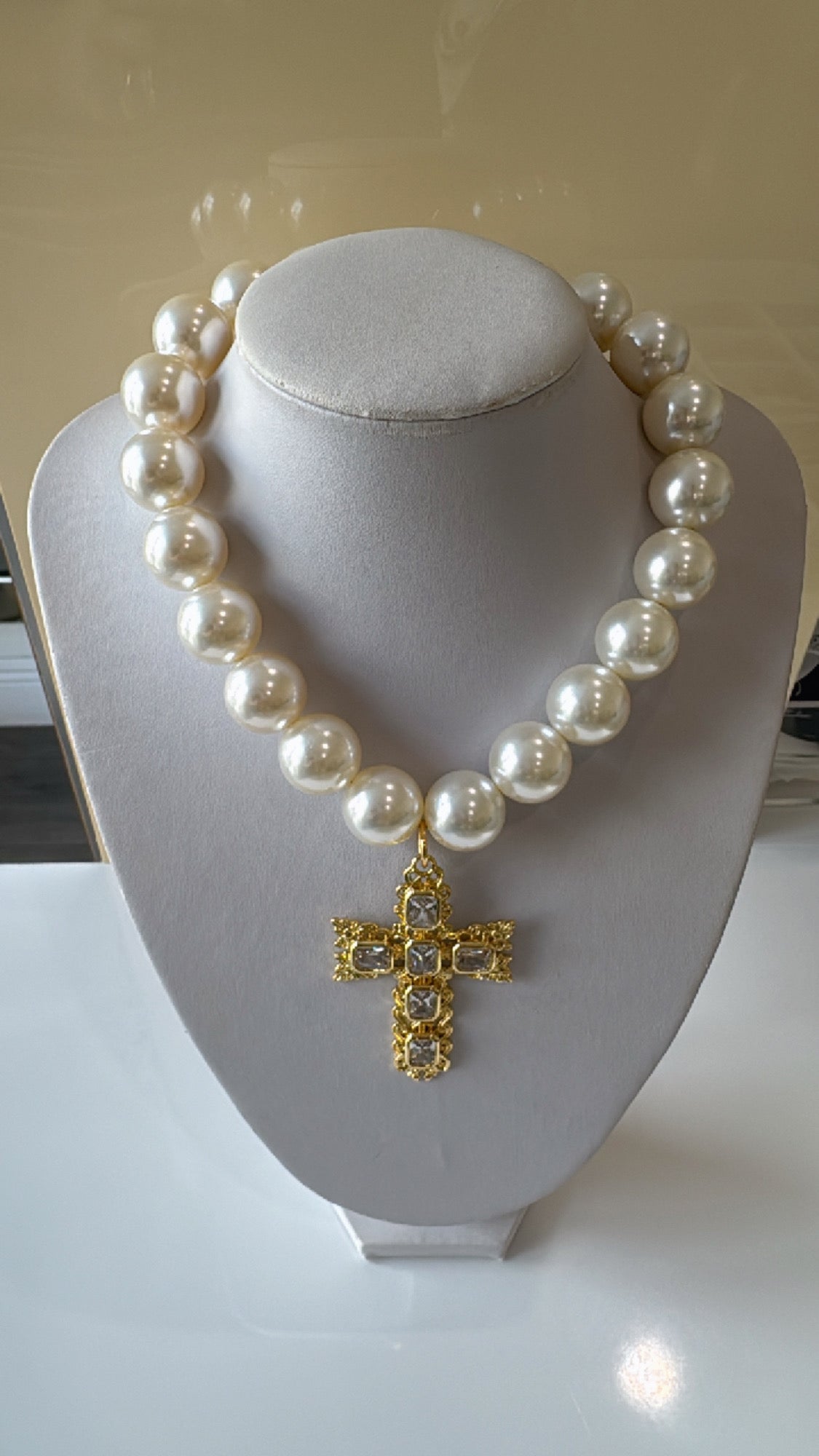 Collares variados Helga Terán