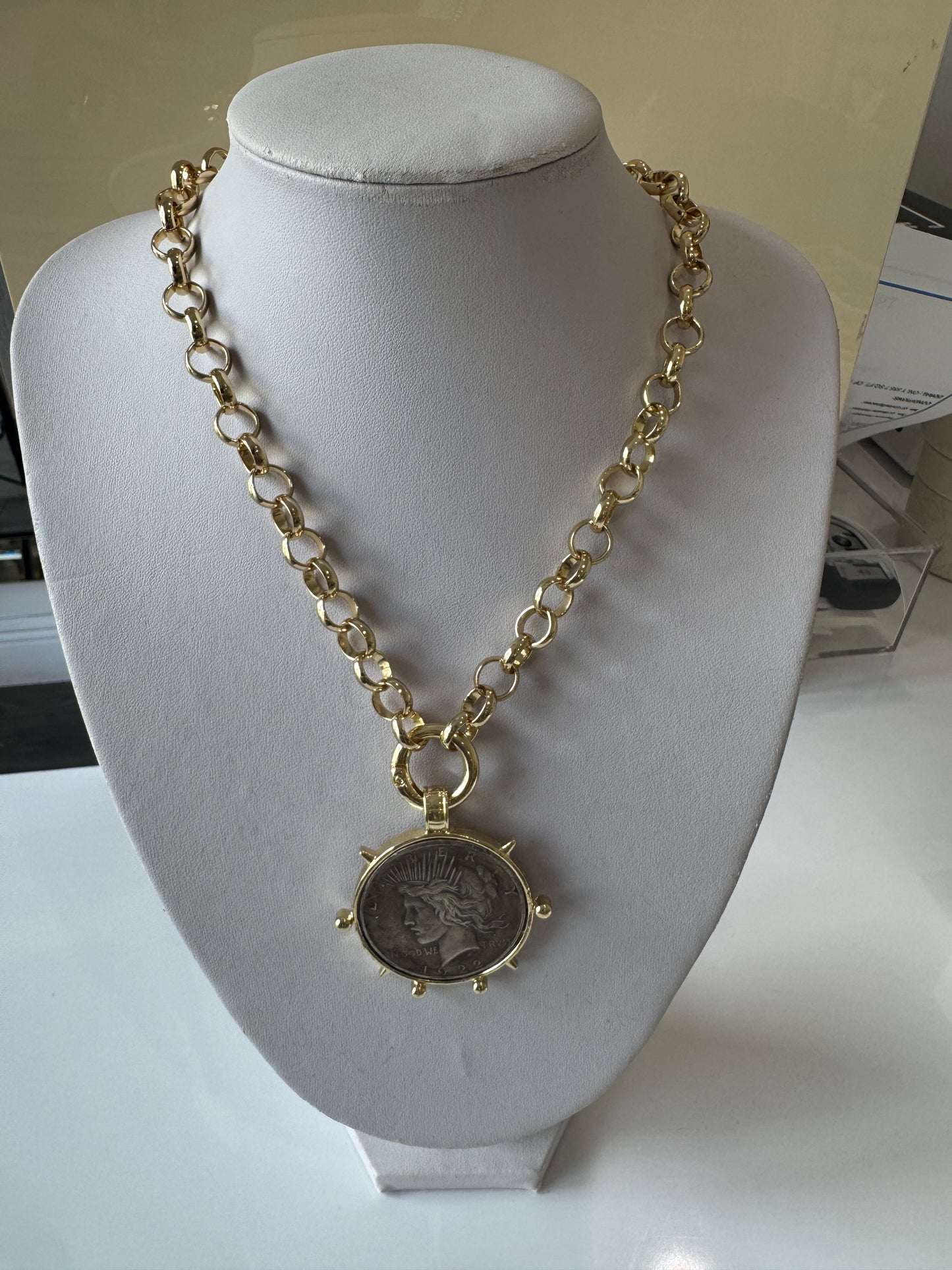 Collares variados Helga Terán