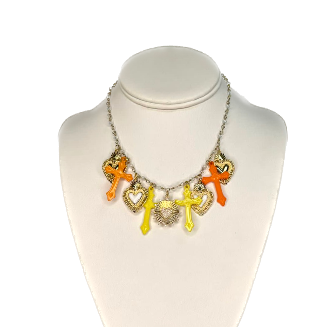 Cadena corazones y cruces de colores