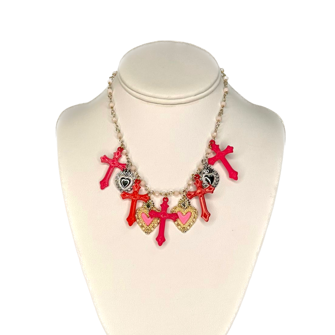 Cadena corazones y cruces de colores