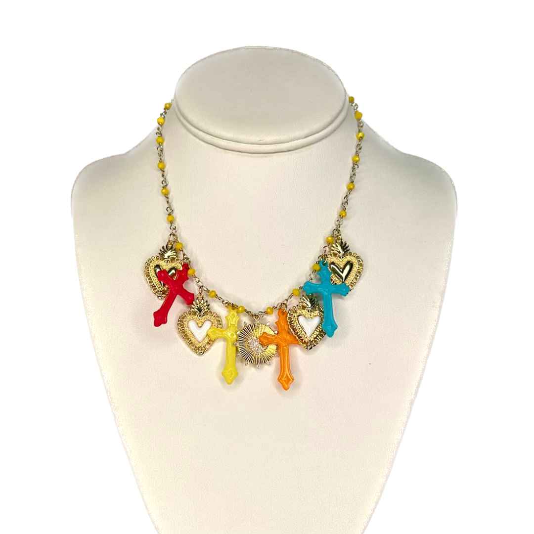 Cadena corazones y cruces de colores