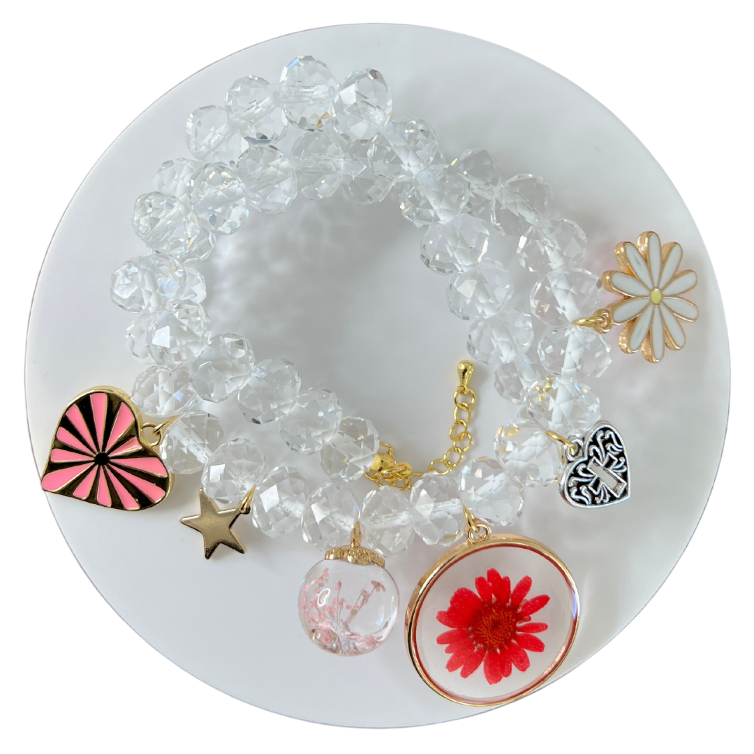 Collar clear, corazón rosa y flor roja