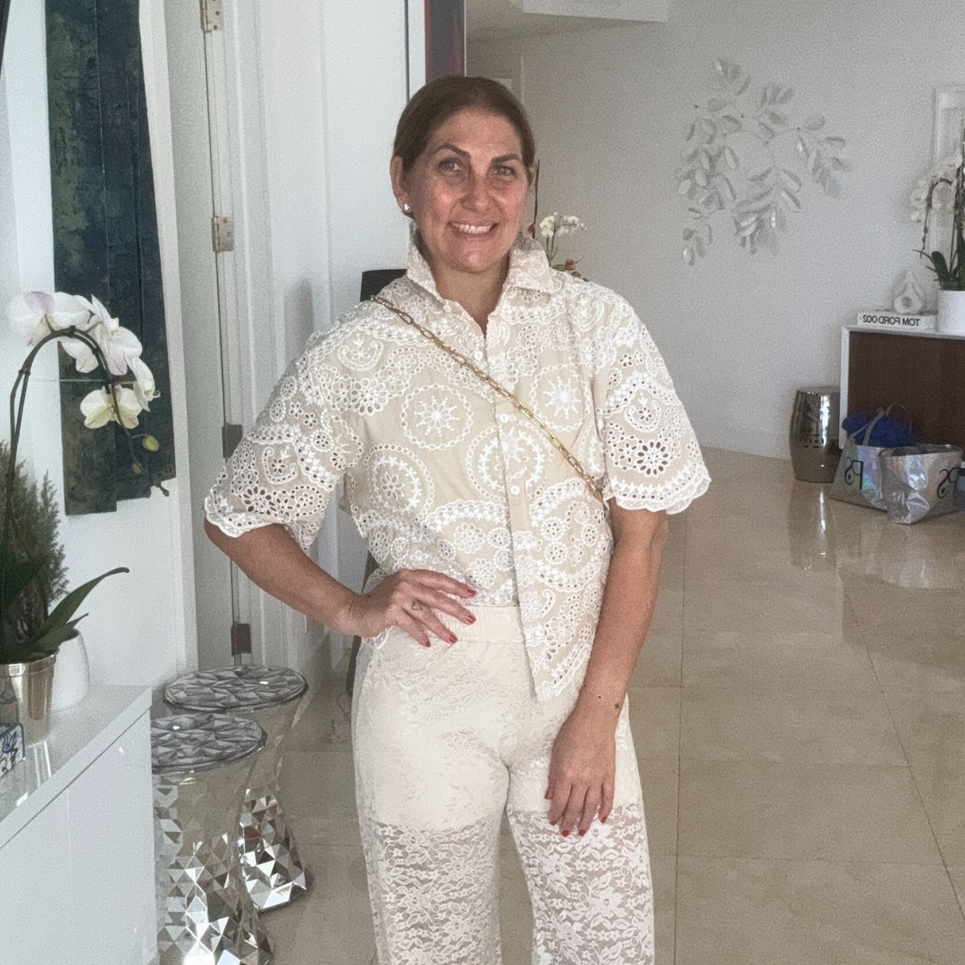 Camisa beige de flores