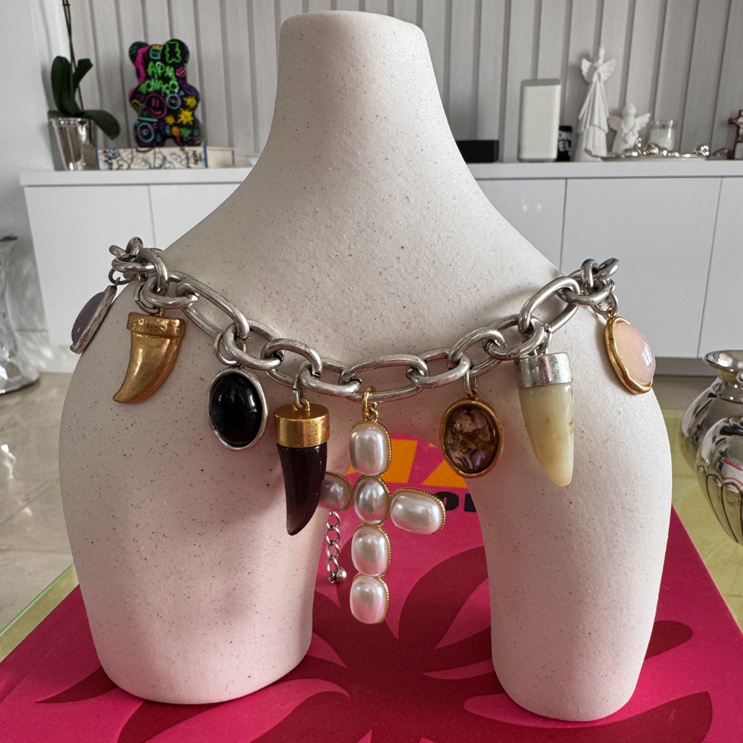 Collar de Cruz y Cacho