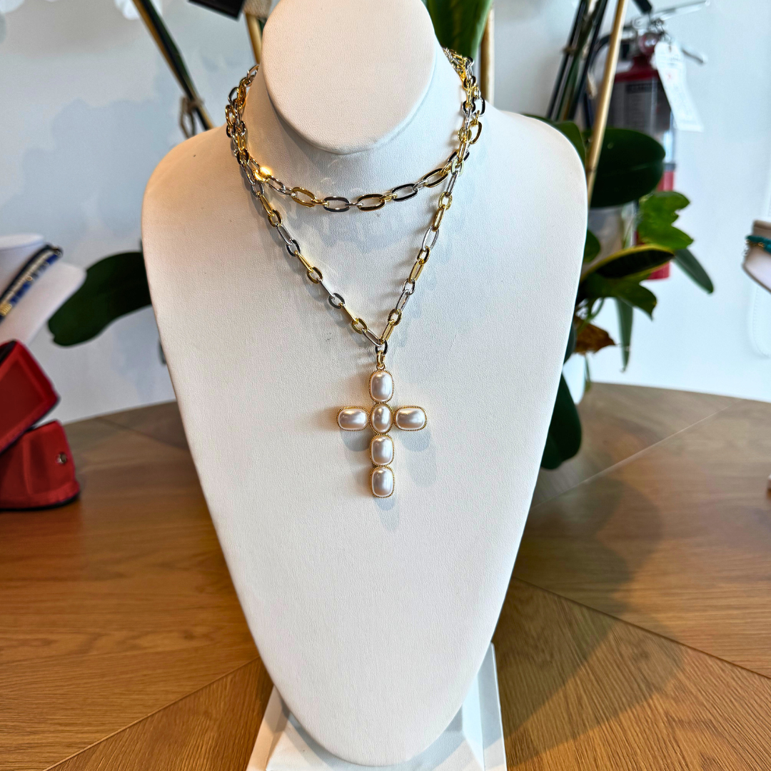 Collar de cruz de perla y cadena 2 tonos