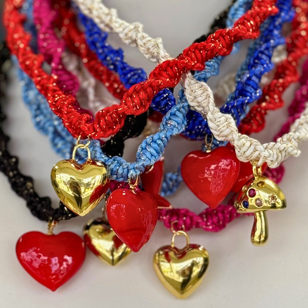 Collar de macramé con dije
