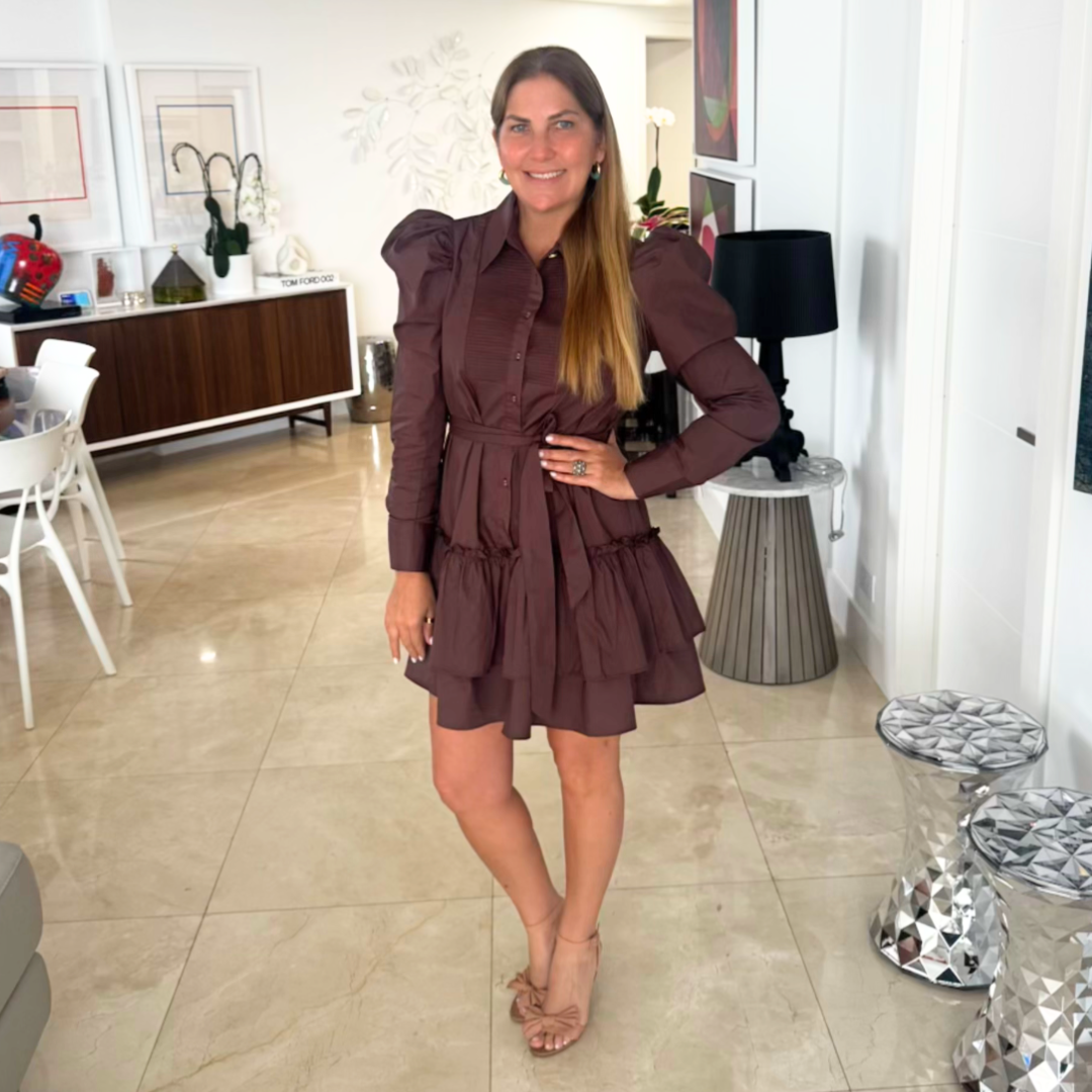 Vestido plisado con botón dorado
