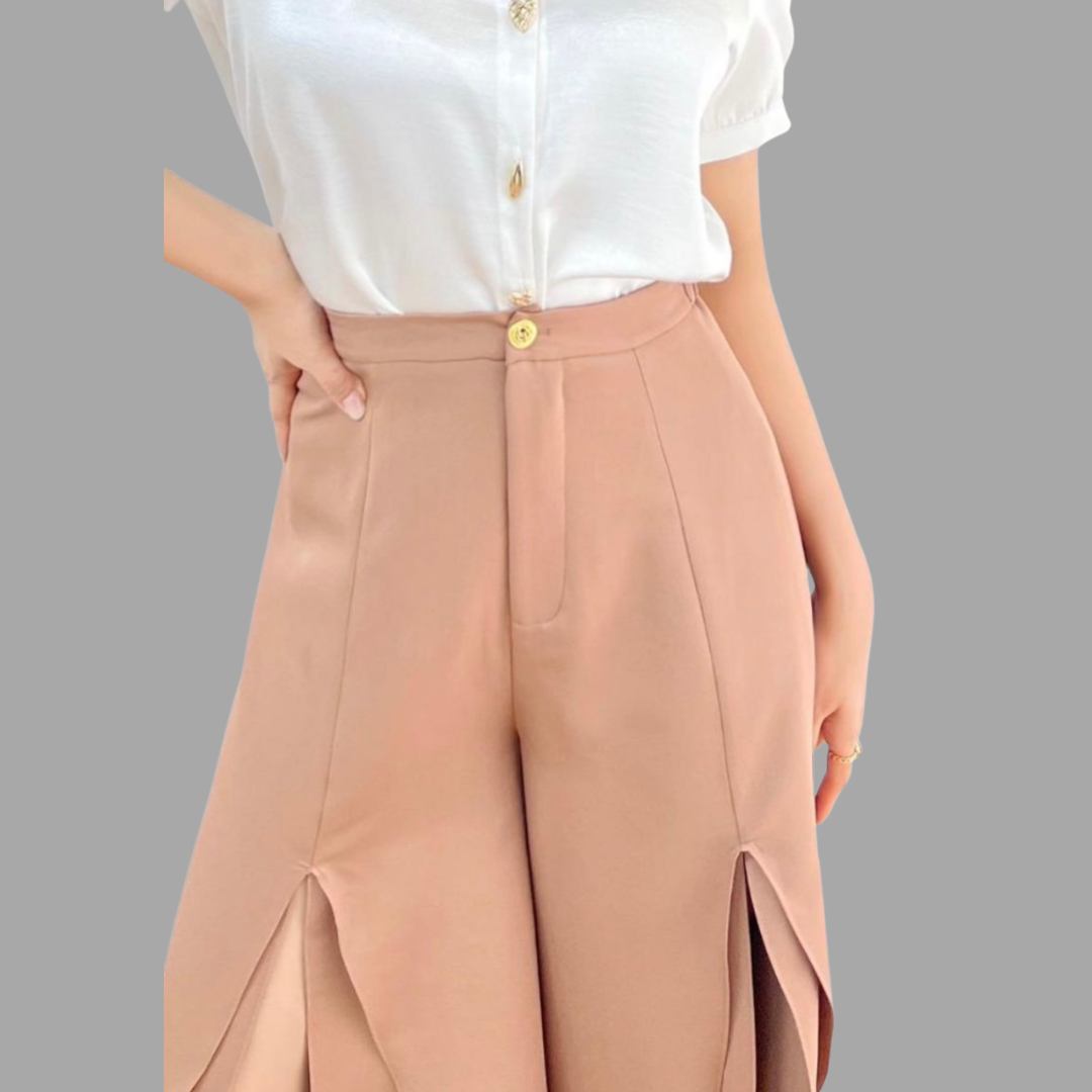 Pantalón con abertura en la pierna