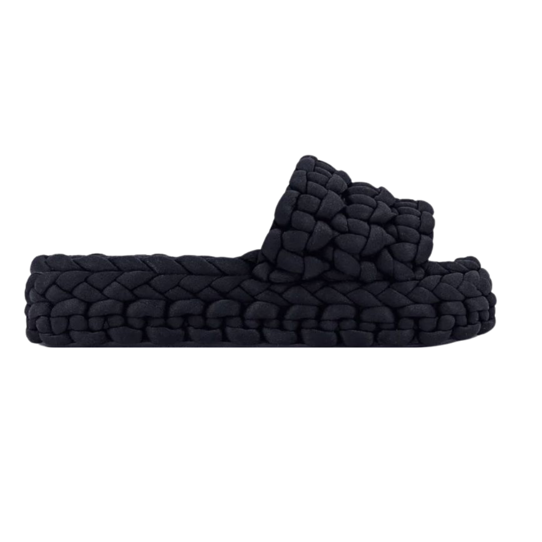 Intertwined fabric sandals