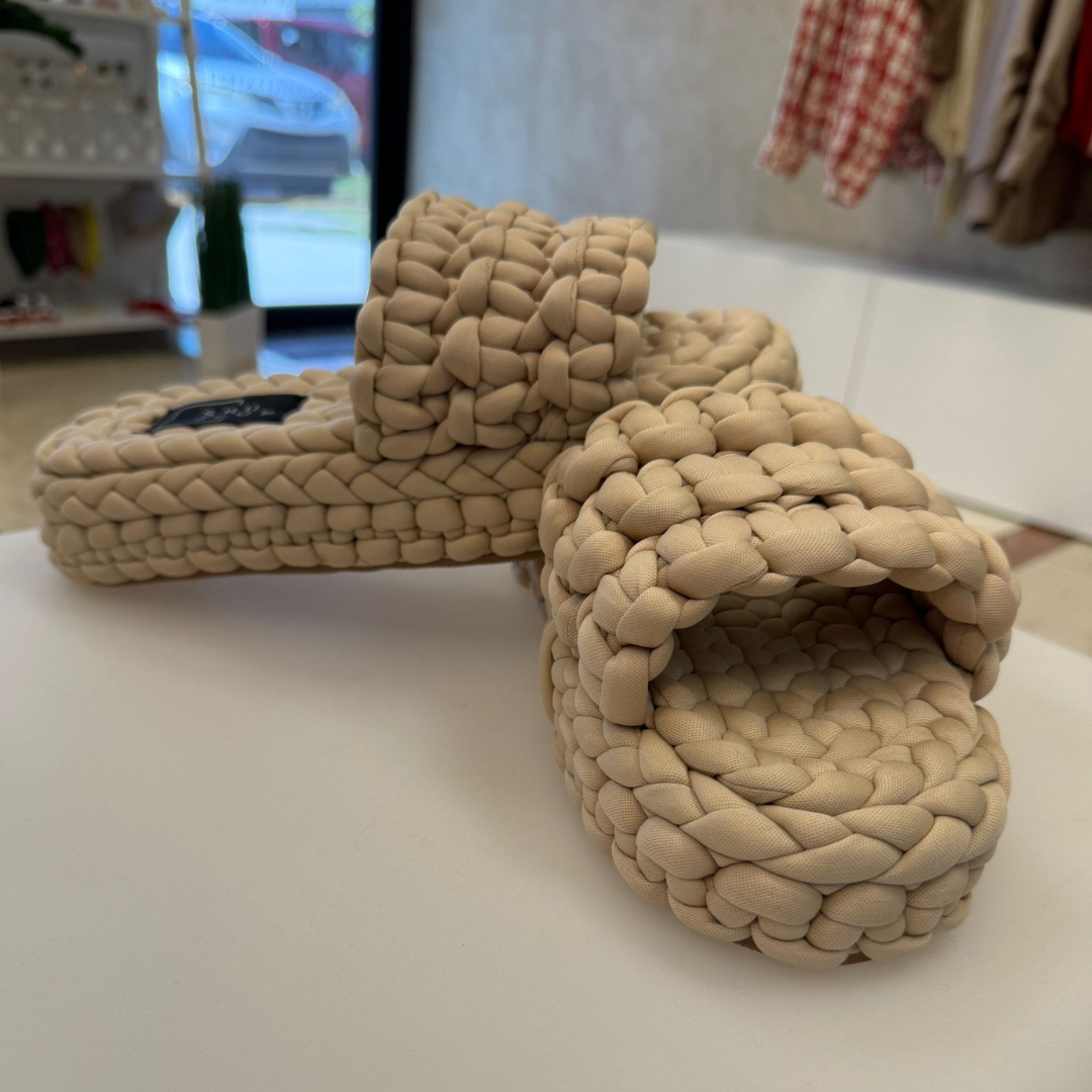 Intertwined fabric sandals