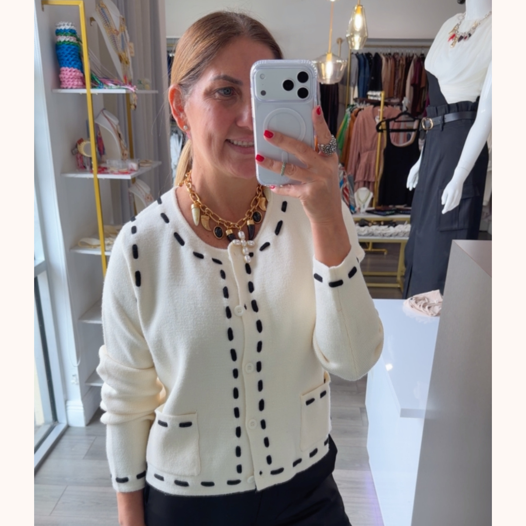 Chaqueta blanca con detalle en Negro