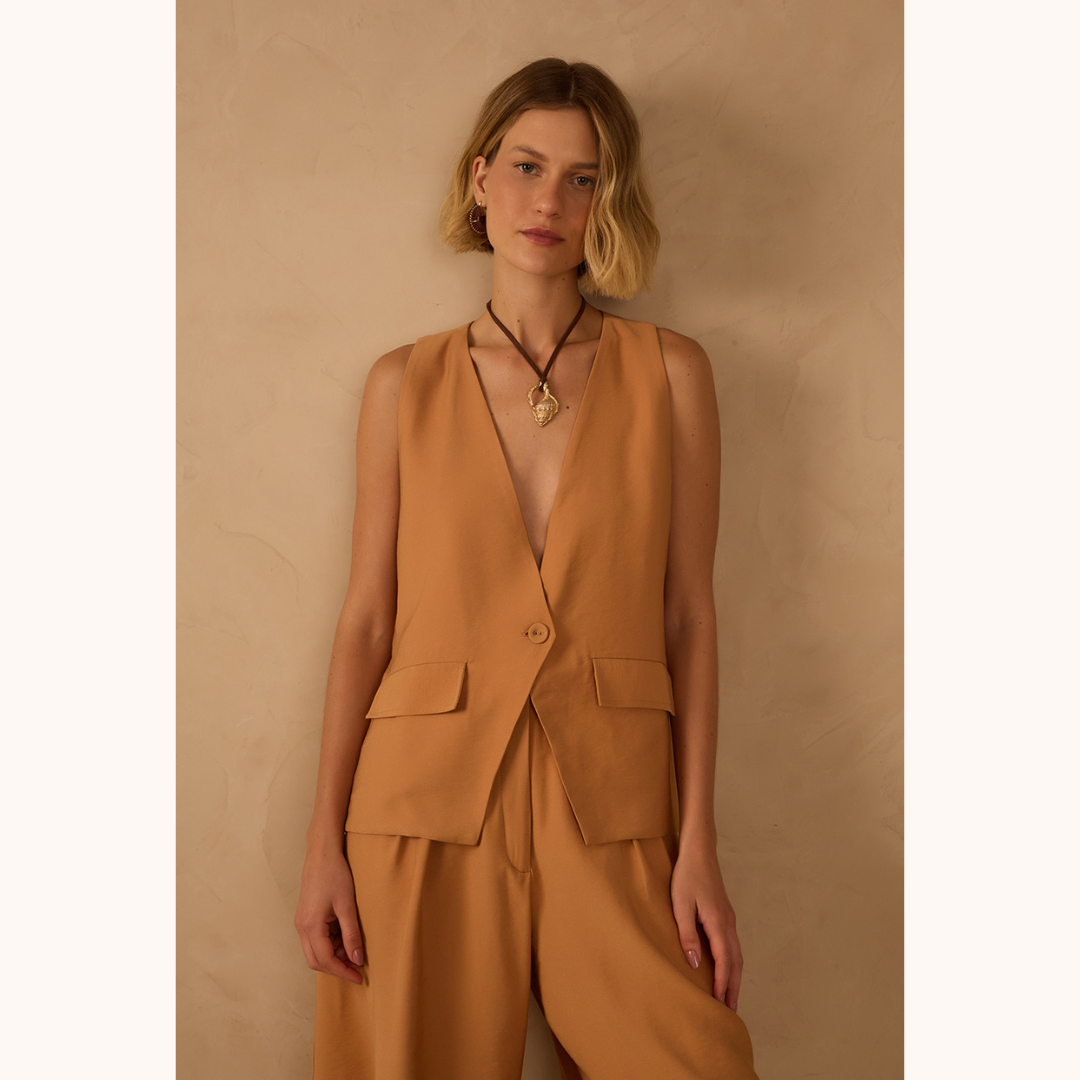 Pleated Bermuda and Crepep Longline Vest