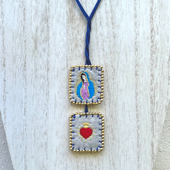 Escapulario bordado de la Virgen de Guadalupe