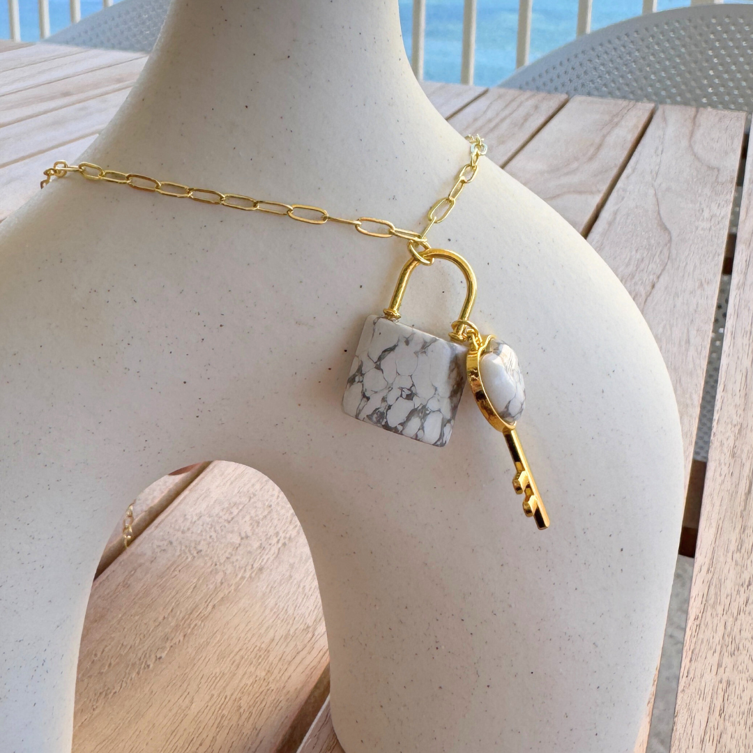 Collares de llaves y candado