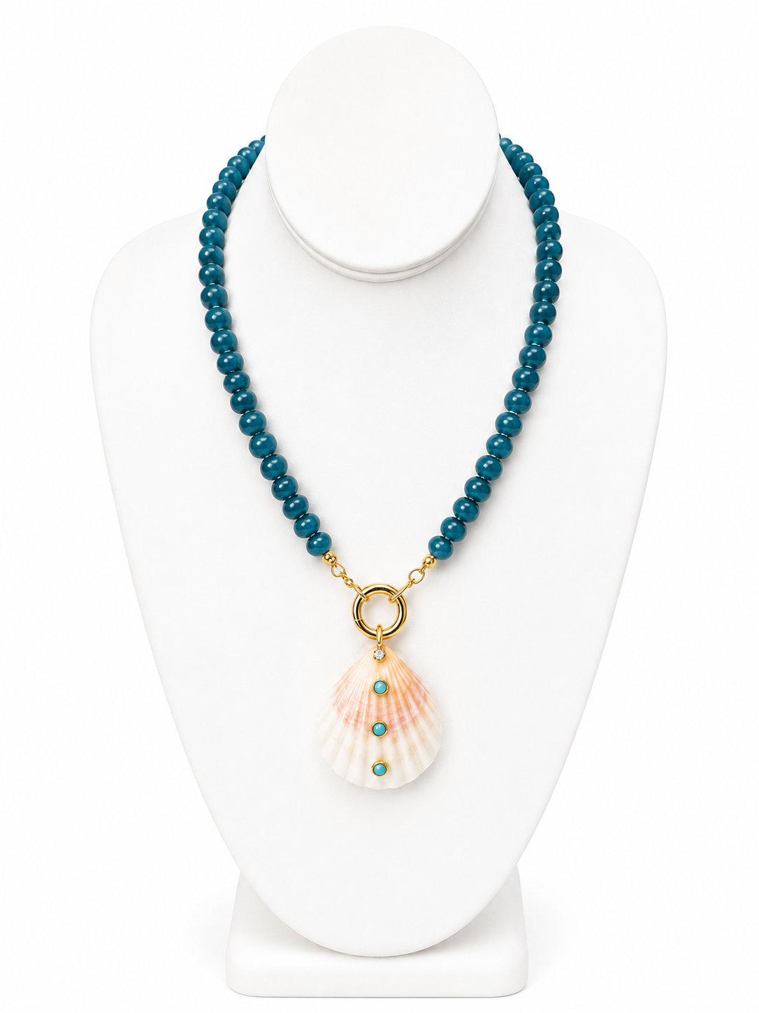 Shell Pendant Necklace