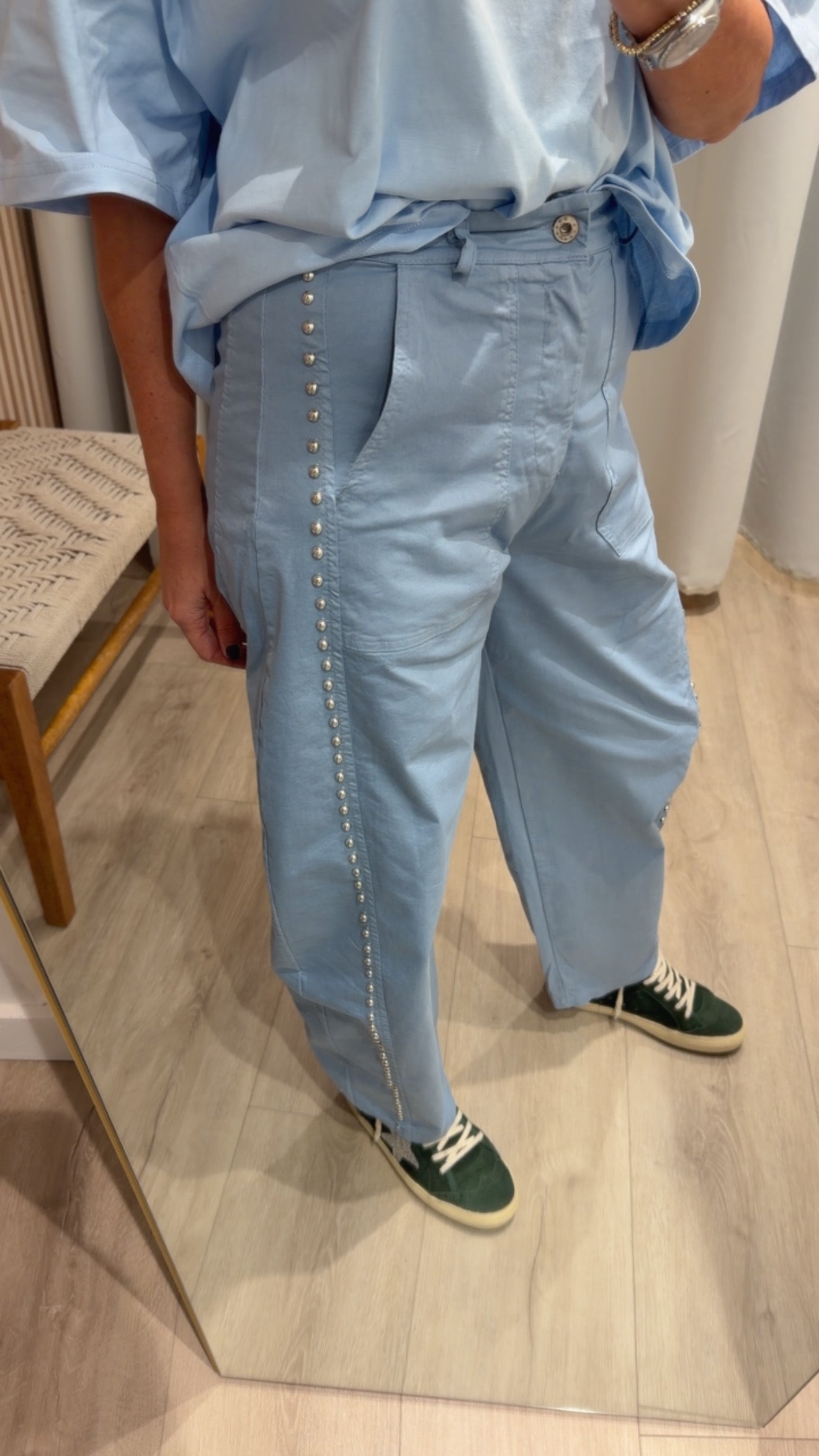 Pantalón de jeans vaquero con chapas