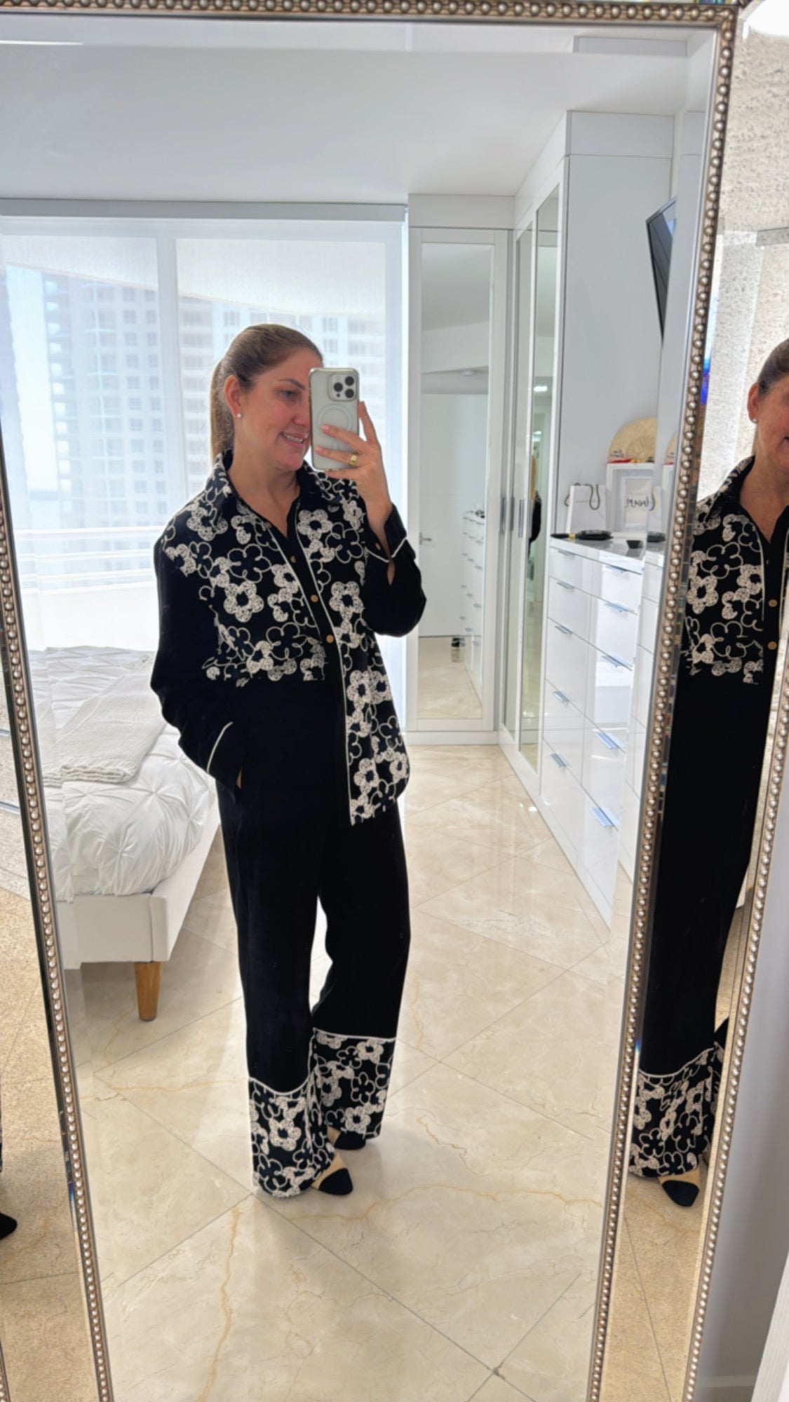 Set de lino de flores bordadas