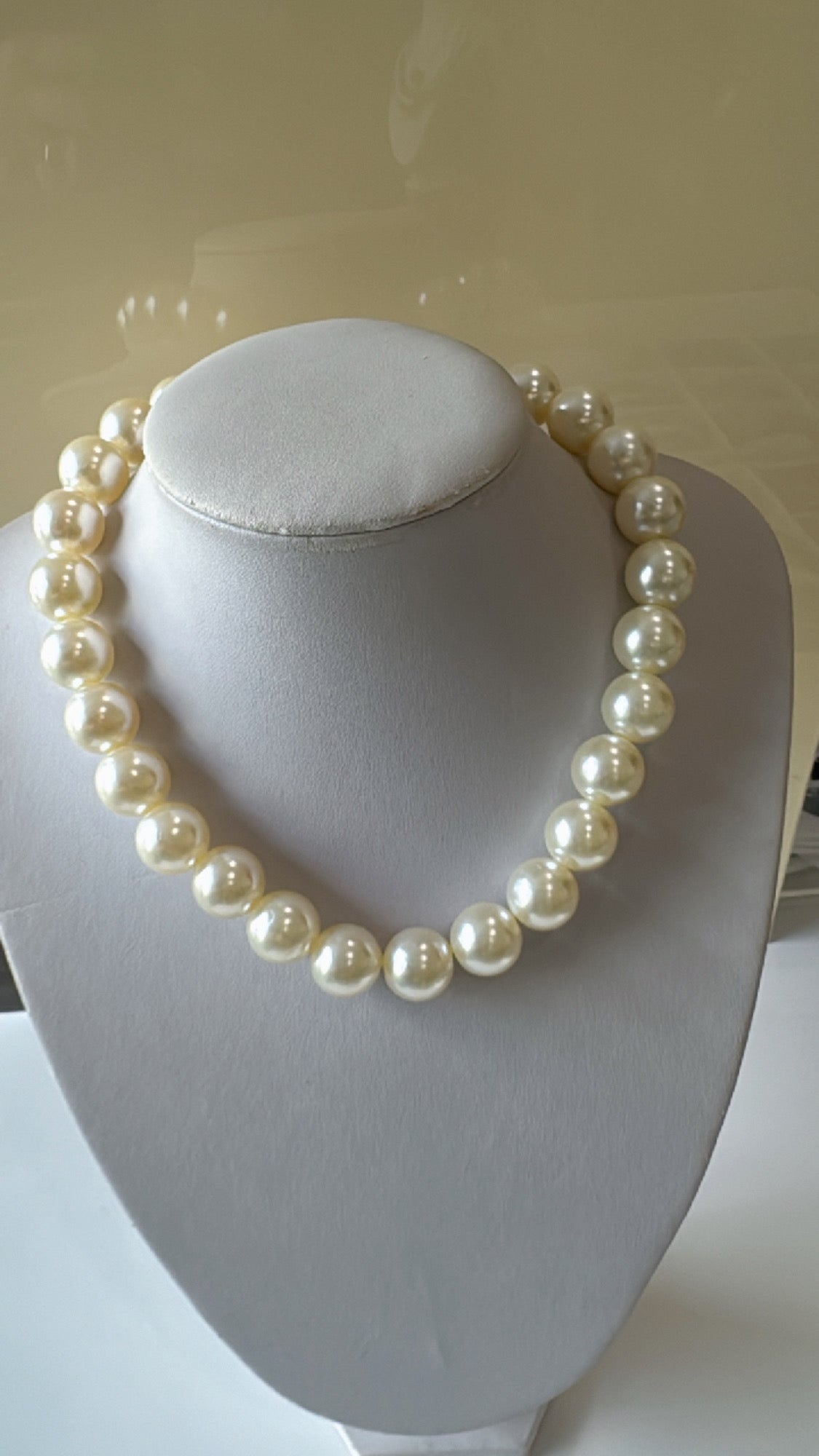 Collares variados Helga Terán