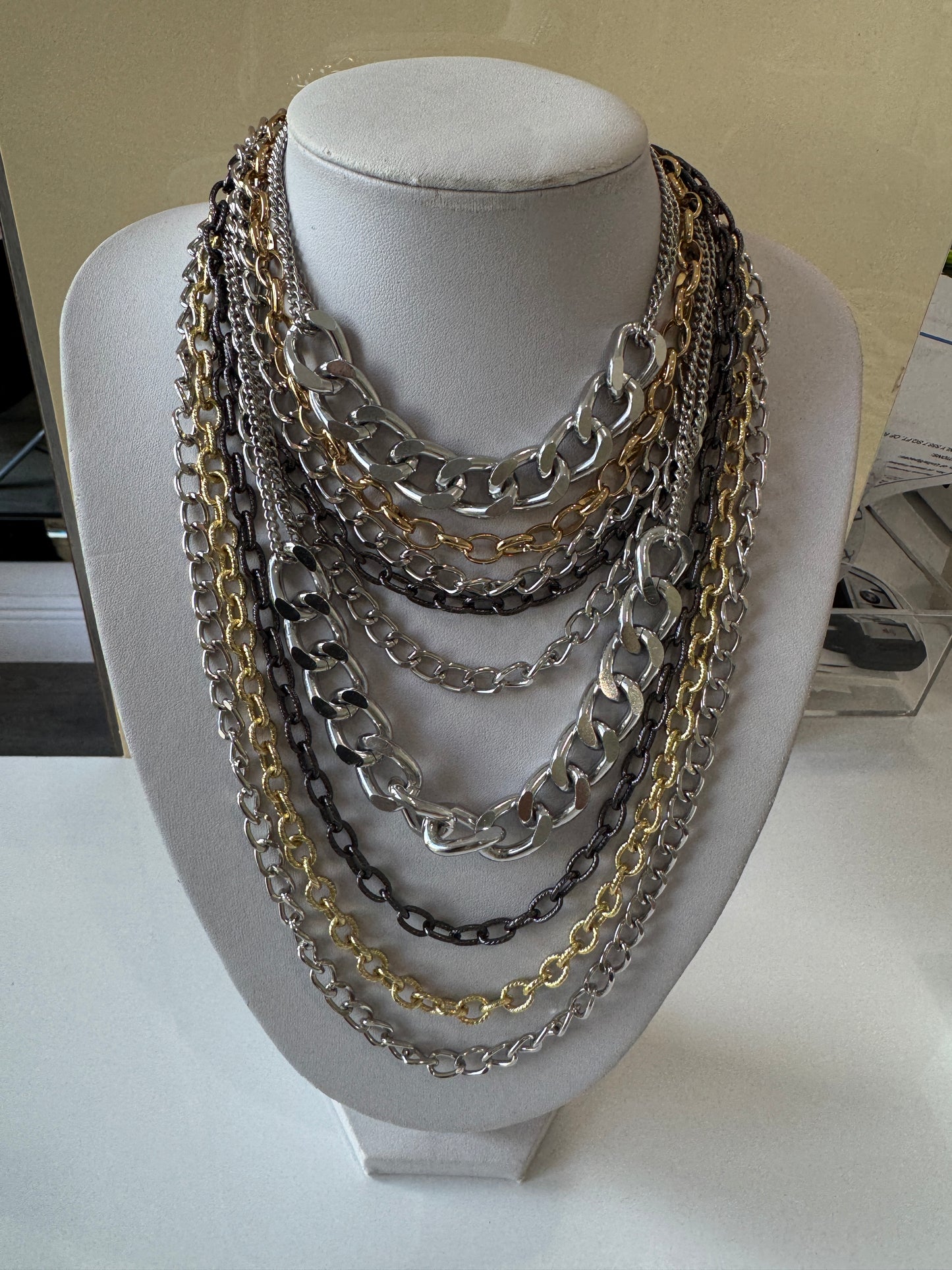 Collares variados Helga Terán