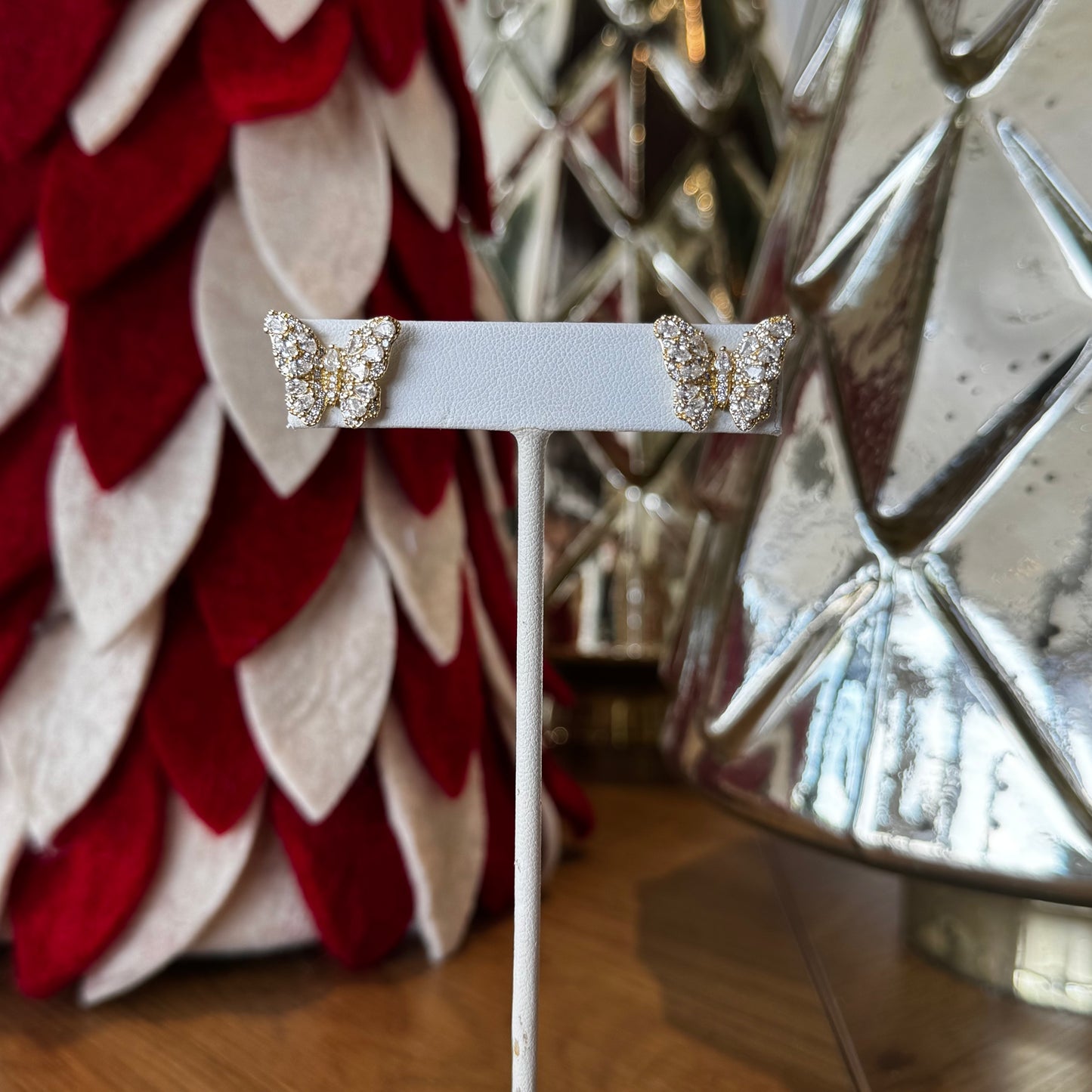 Zarcillos de corazón y mariposa