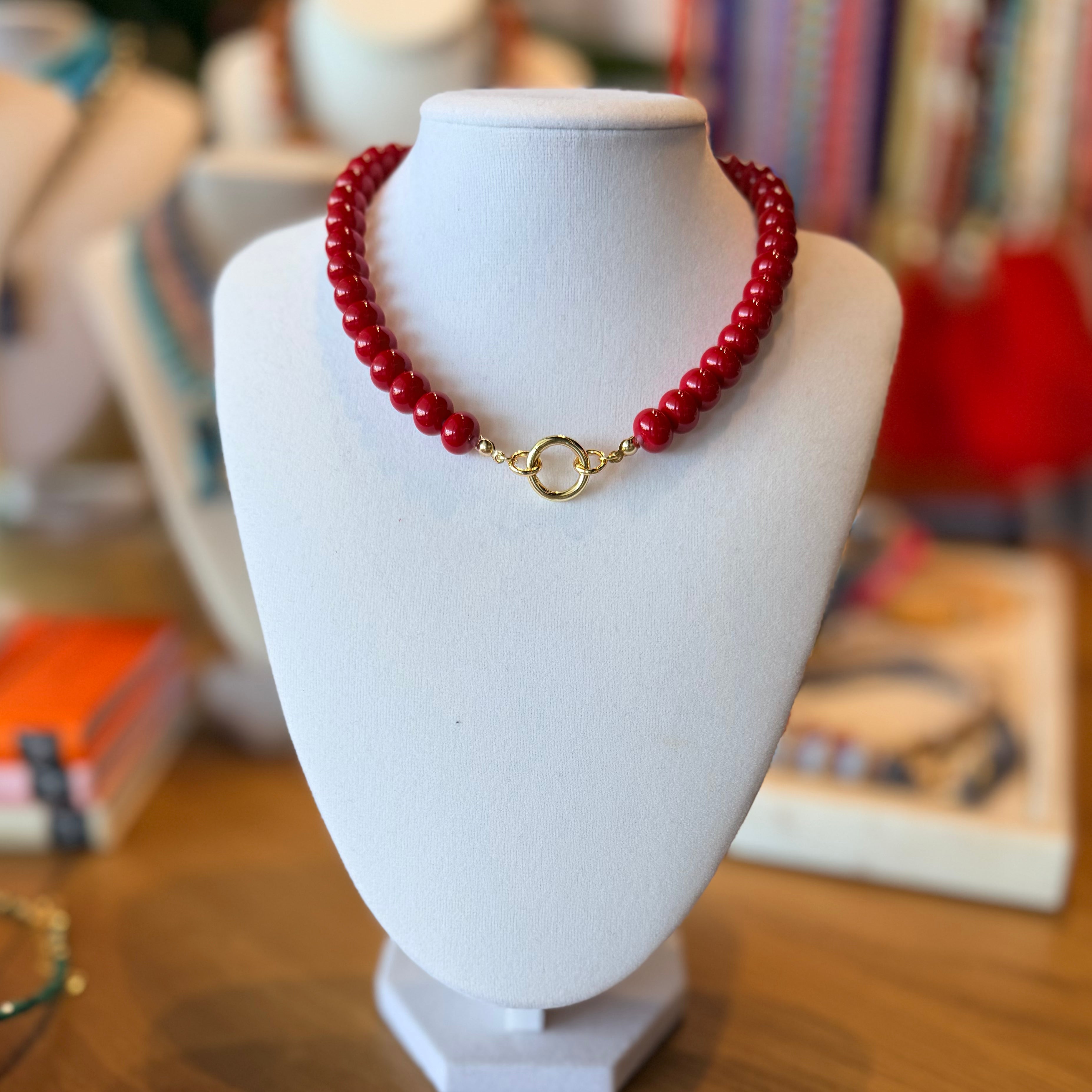 Collar de colores de piedra (corto)
