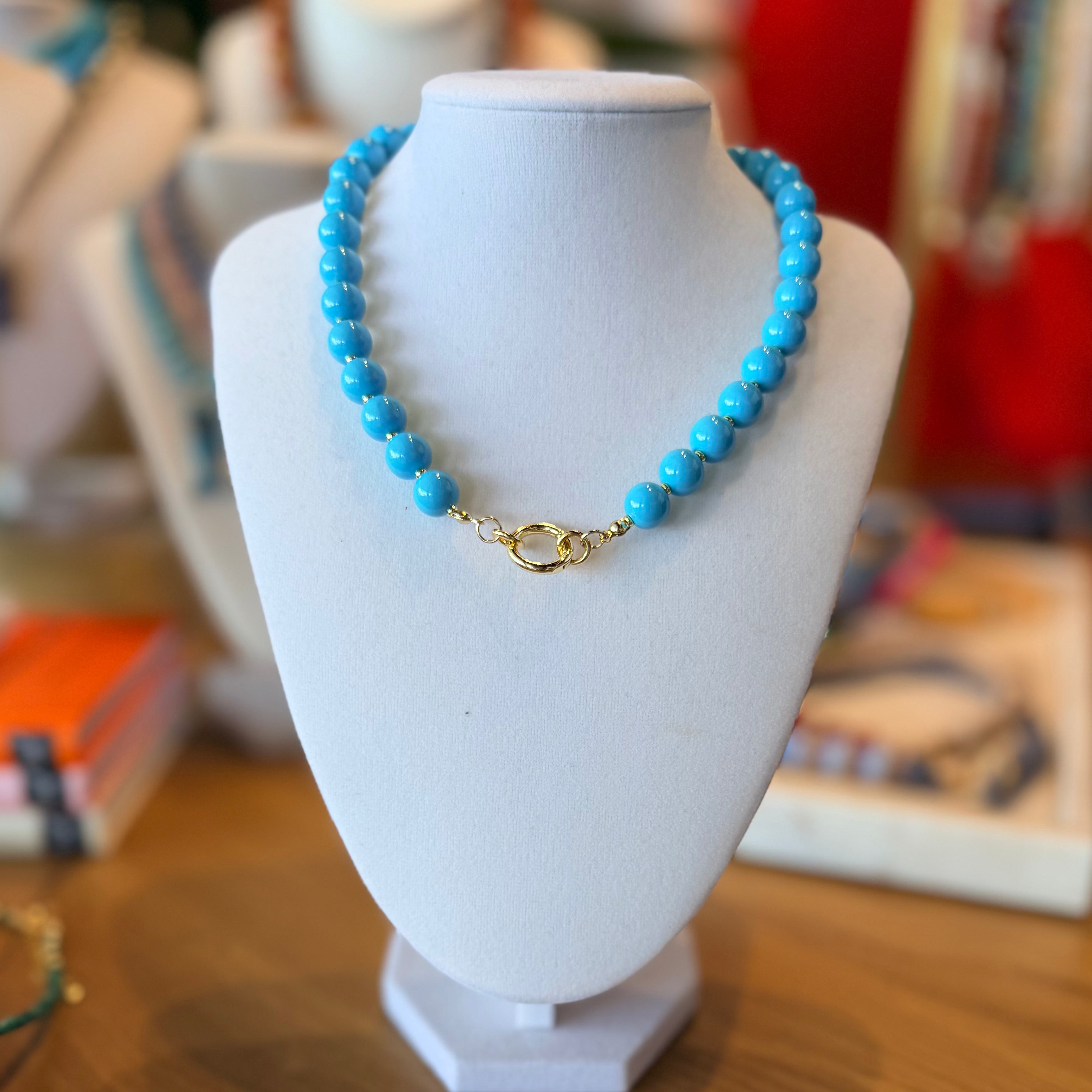 Collar de colores de piedra (corto)