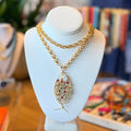 Collar tejido con cristales de pez