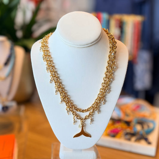 Collar largo de cola de delfín con balines