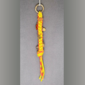 Llavero de cordón y charms