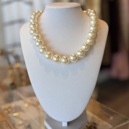 Classic Luxe Pearl Necklace
