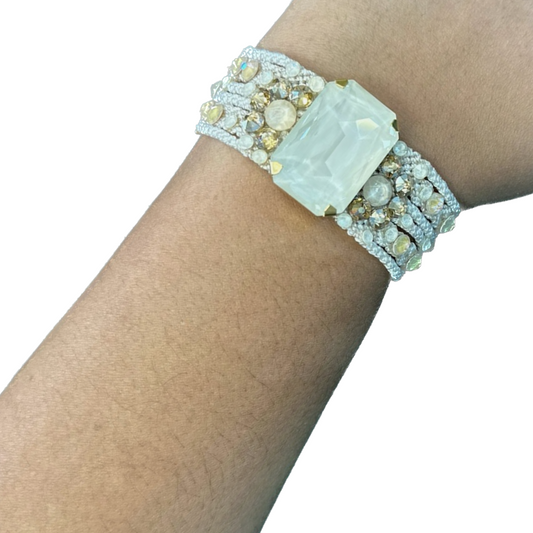 Thick bracelet woven with stone and crystals