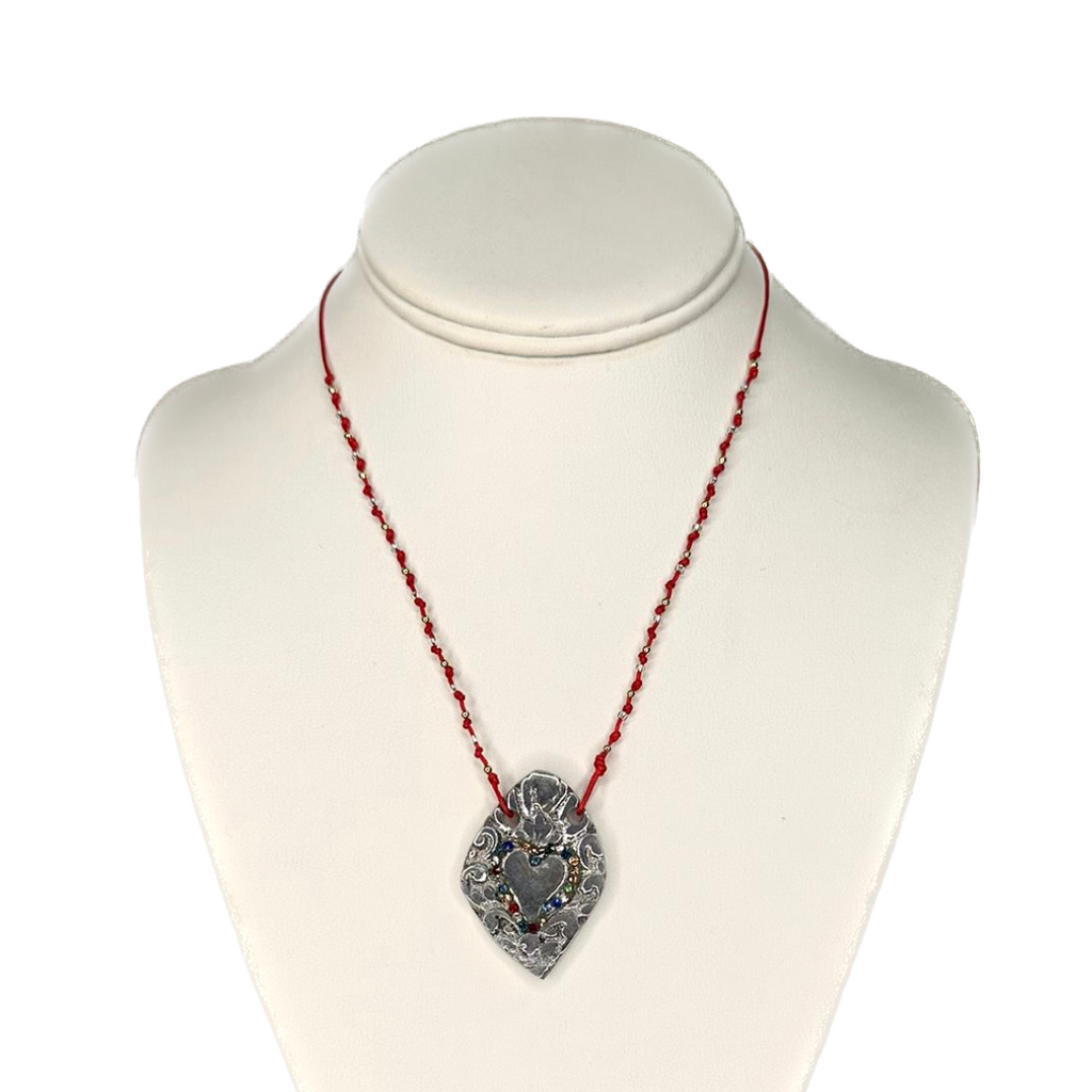 Red chain with heart in pewter