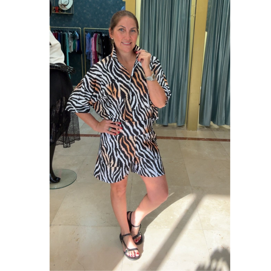 Conjunto de pantalón corto y camisa