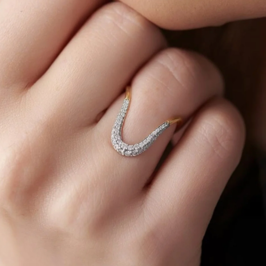 Shiny Curve ring