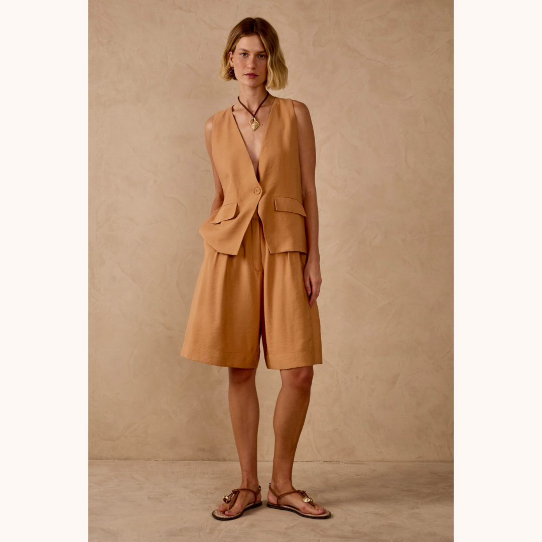 Pleated Bermuda and Crepep Longline Vest