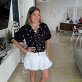 Camisa de flores bordadas