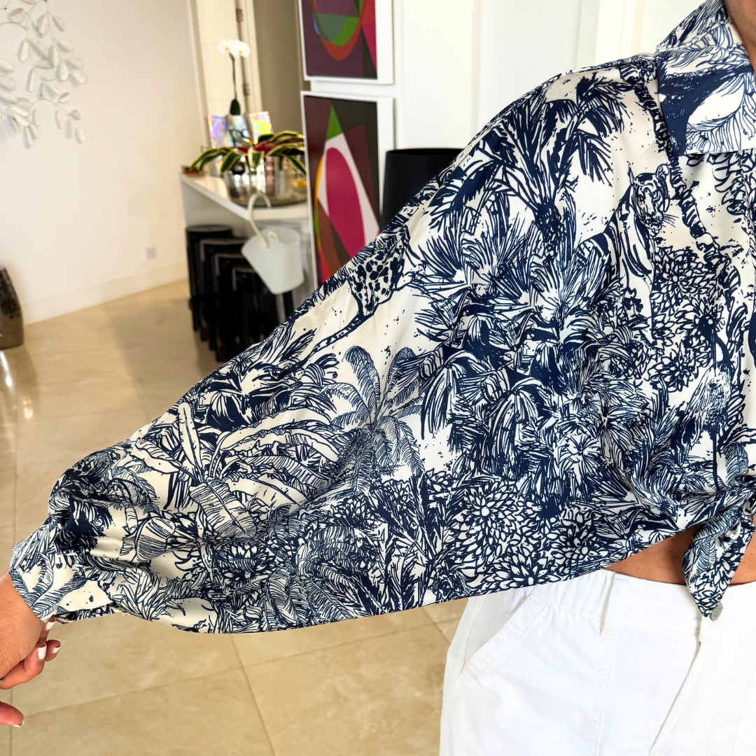 Camisa de seda estampada sin botones