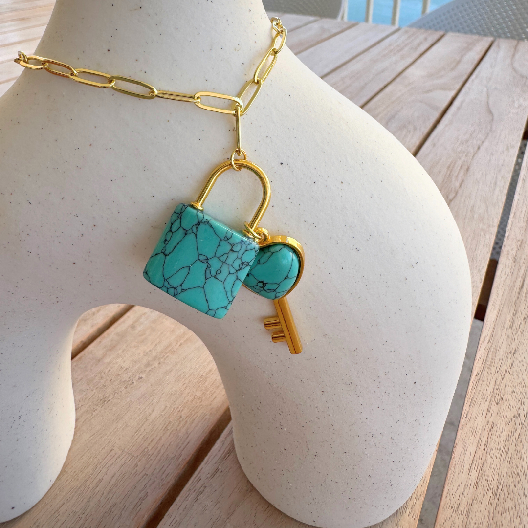 Collares de llaves y candado