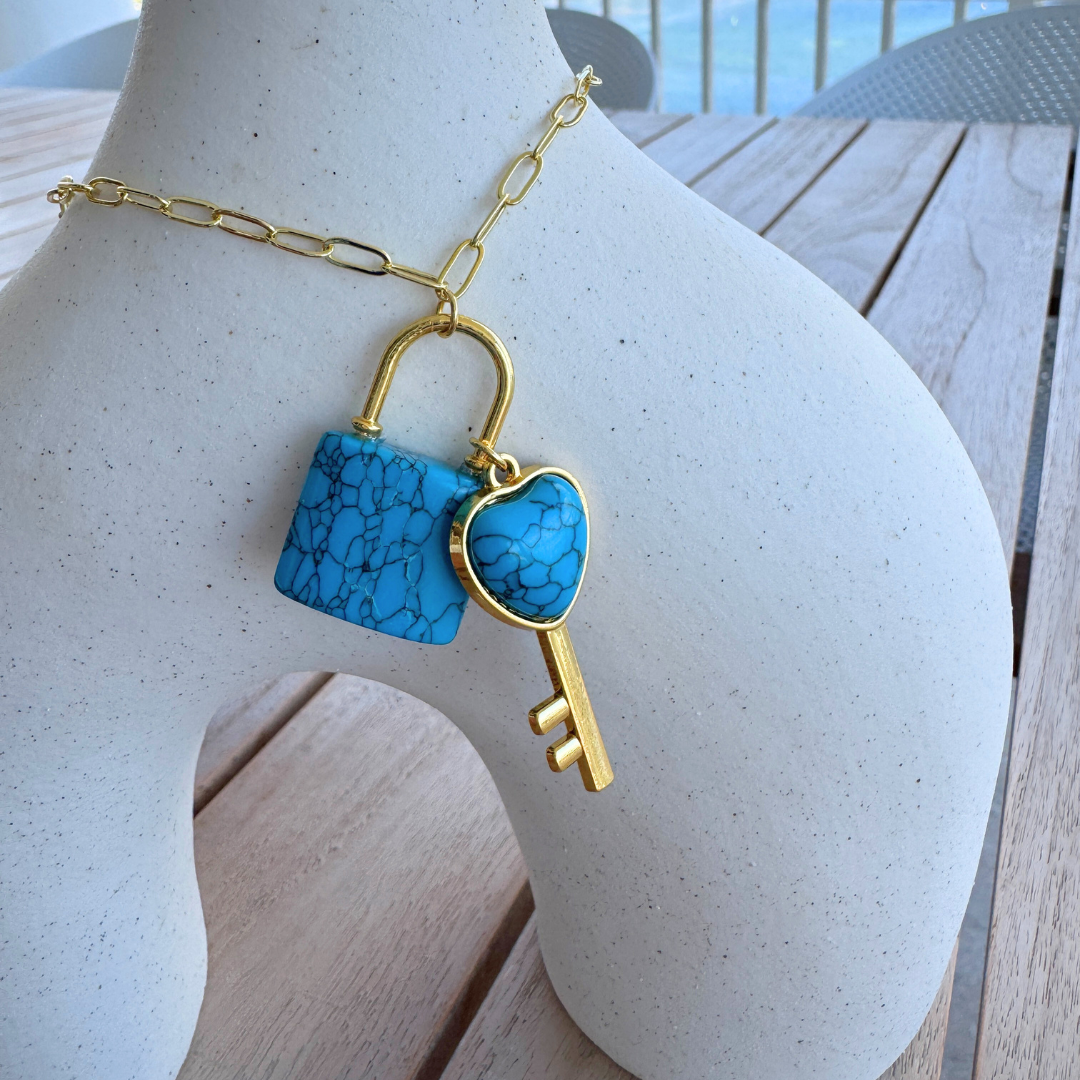 Collares de llaves y candado