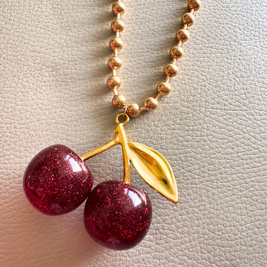 Collar grande de cerezas