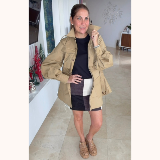 Chaqueta larga beige con ruche