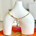 Collar piedras naturales pequeñas y gota