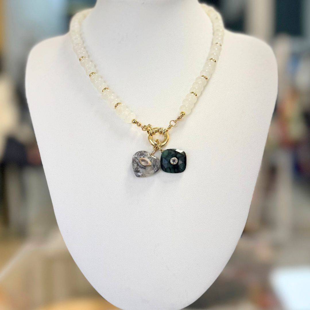 Collar de piedras Naturales