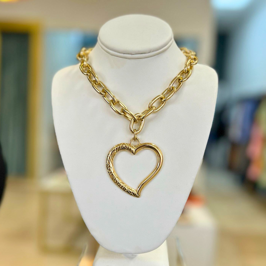 Collar corazón dorado