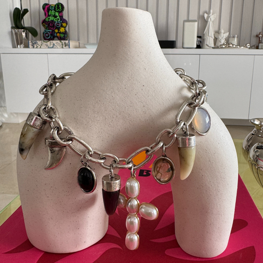 Collar de Cruz y Cacho