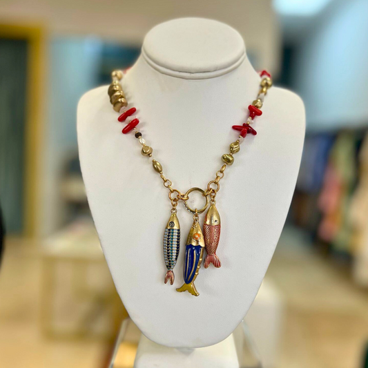 Collar de peces de colores