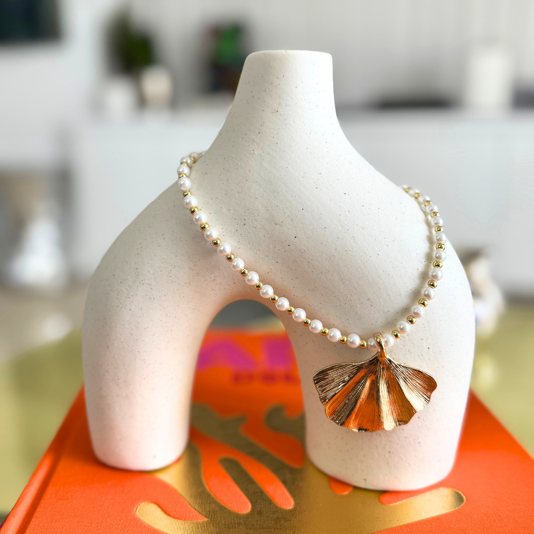 Collar de abanicos