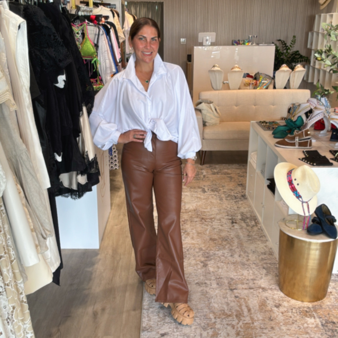 Pantalón cuerina bota ancha