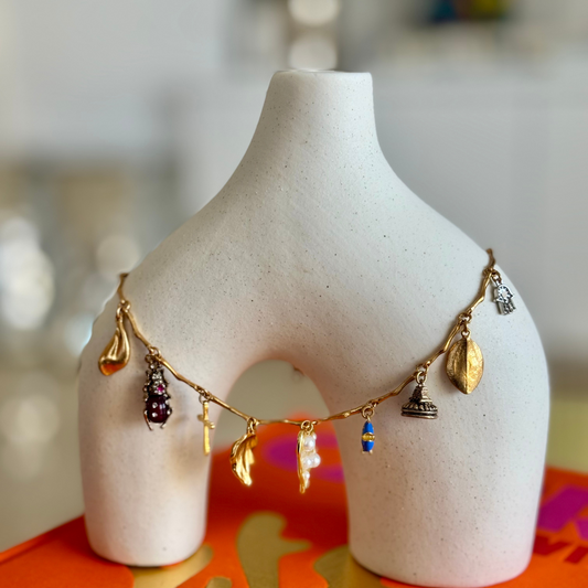 Cadena dijes dorados